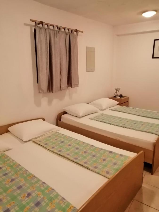 Studio Apartmani Marinella 巴什卡沃达 客房 照片