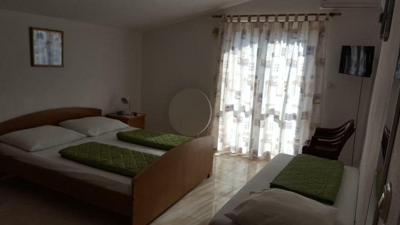 Studio Apartmani Marinella 巴什卡沃达 外观 照片