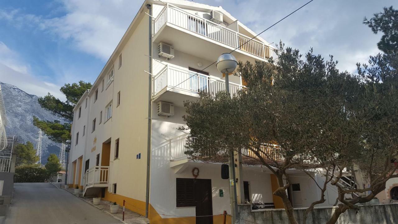 Studio Apartmani Marinella 巴什卡沃达 外观 照片